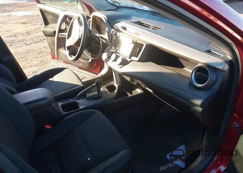 2018 Toyota Rav4 Le z USA, uszkodzony, nr VIN 2T3ZFREV9JW488845